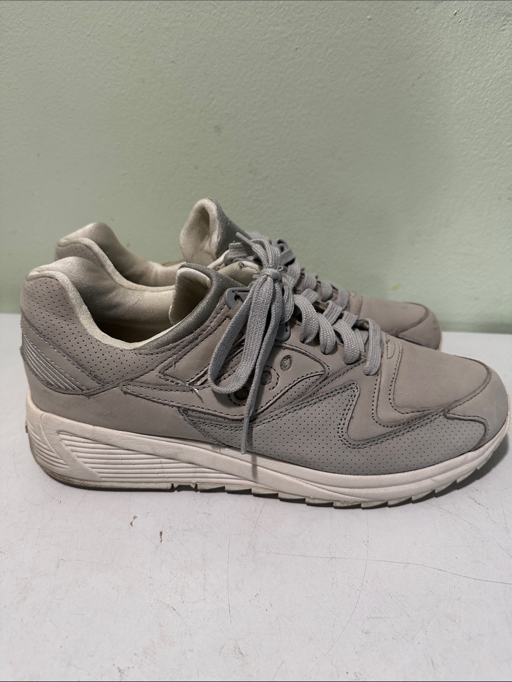 Saucony Men's Light Gray Suede & Mesh Sneakers